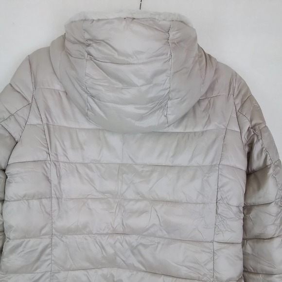 NY&Co Reversable Faux Fur Packable Down Coat Size Medium in Soft Beige - Picture 11 of 16
